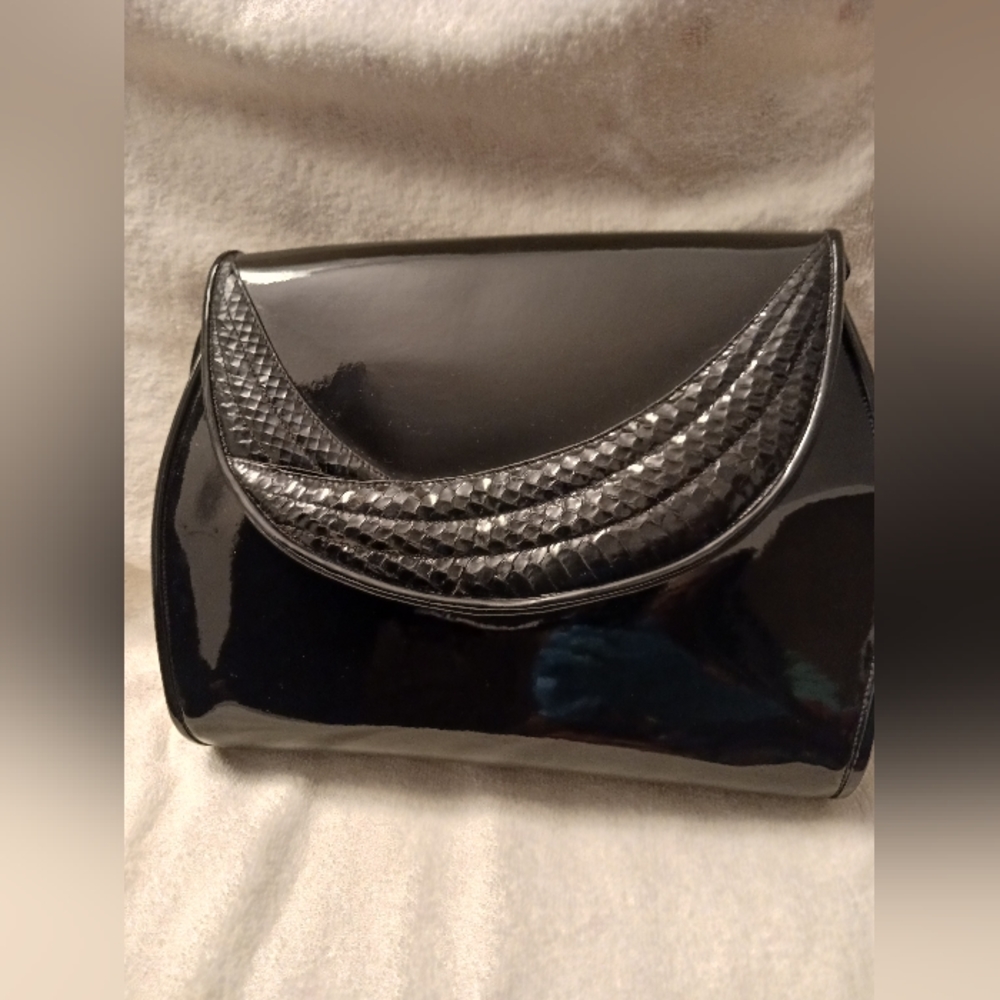 ANNE KLEIN Black Patent Leather Bag with a shoulder strap. Comes with dust bag.
